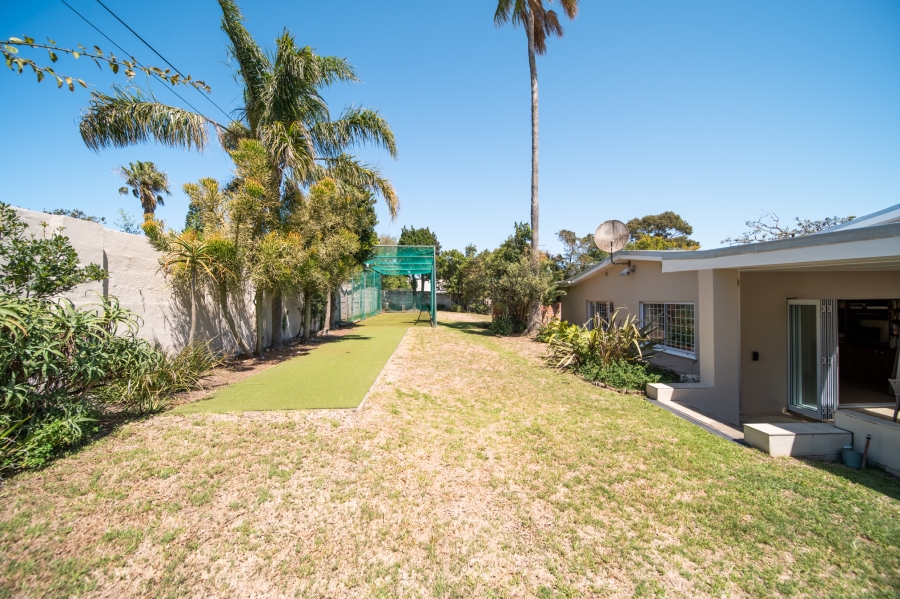 4 Bedroom Property for Sale in Beacon Bay Eastern Cape